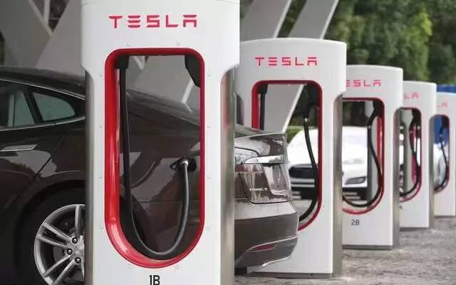 新能源汽车充电桩充一次多少钱？