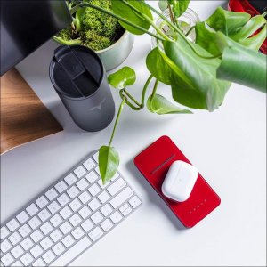 特斯拉原厂无线充电宝2.0版开箱 - 数字指南